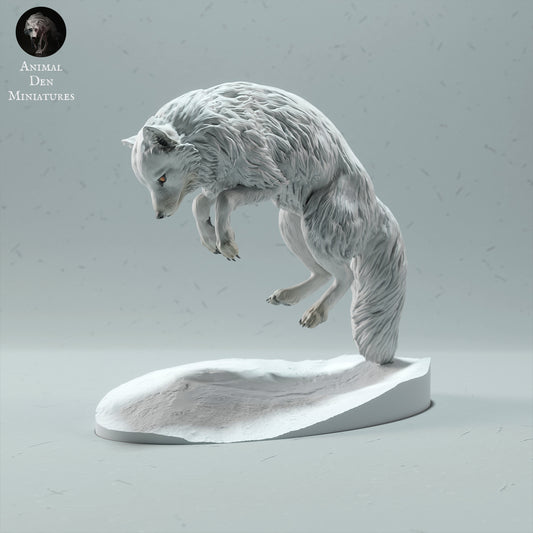 Arctic Fox Jumping - Animal Den Miniatures