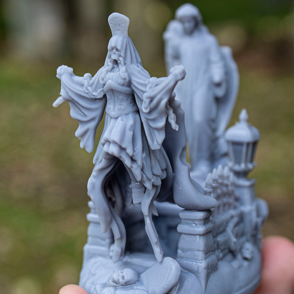 Lady Violet, die geisterhafte Witwe - Highlands Miniatures