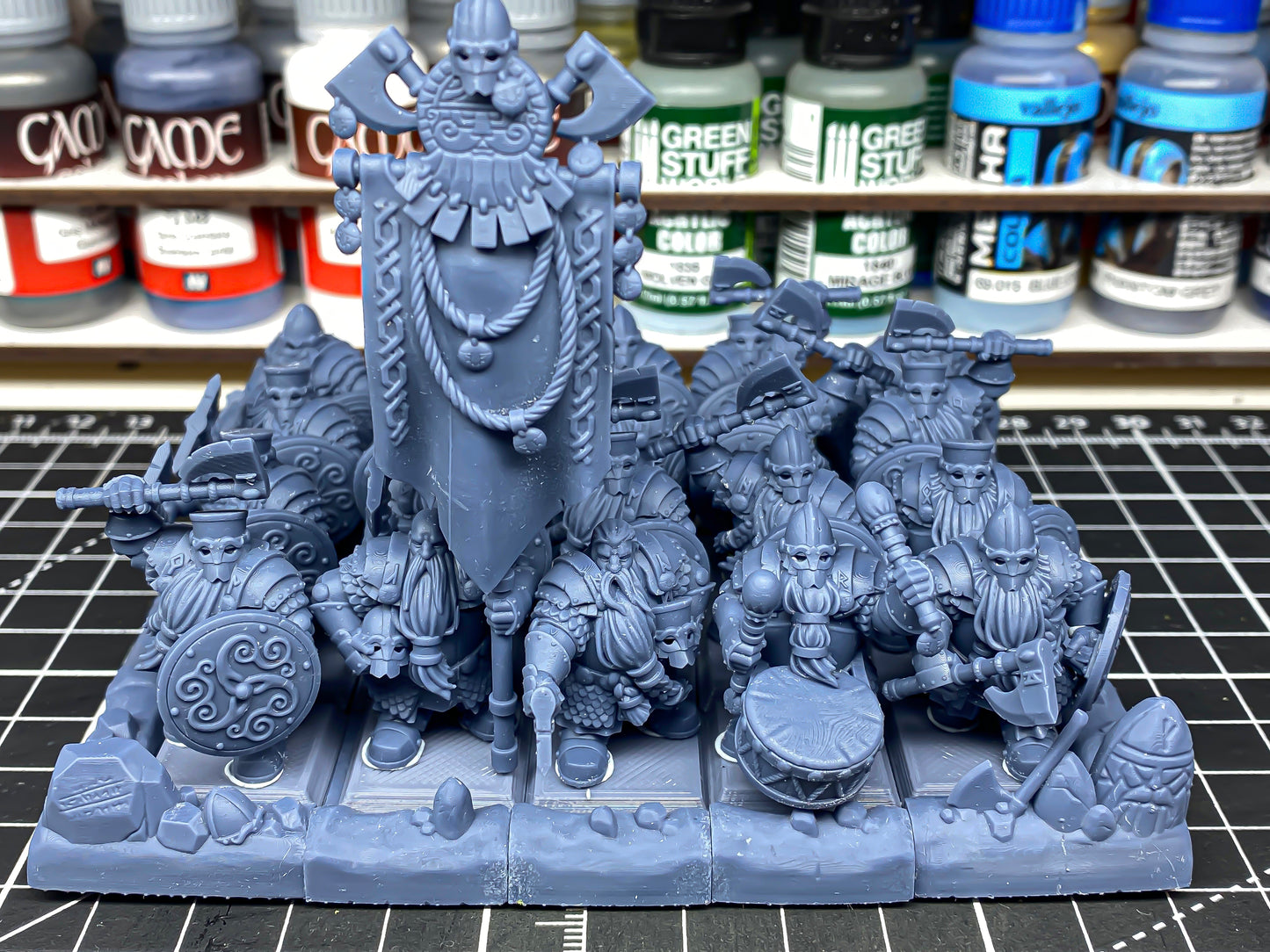 Dwarf Huscarls Unit - Highlands Miniatures