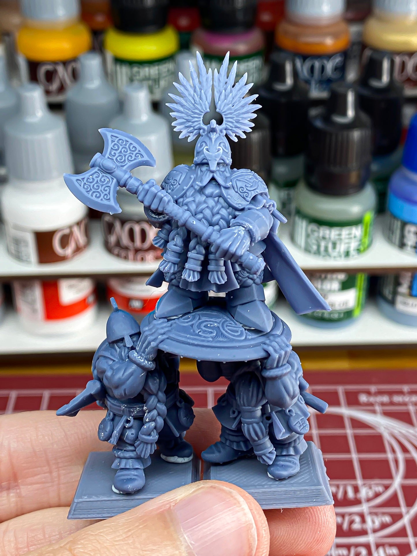 King Ulric of Thrym-Heim (Dwarf King on Shield) - Highlands Miniatures