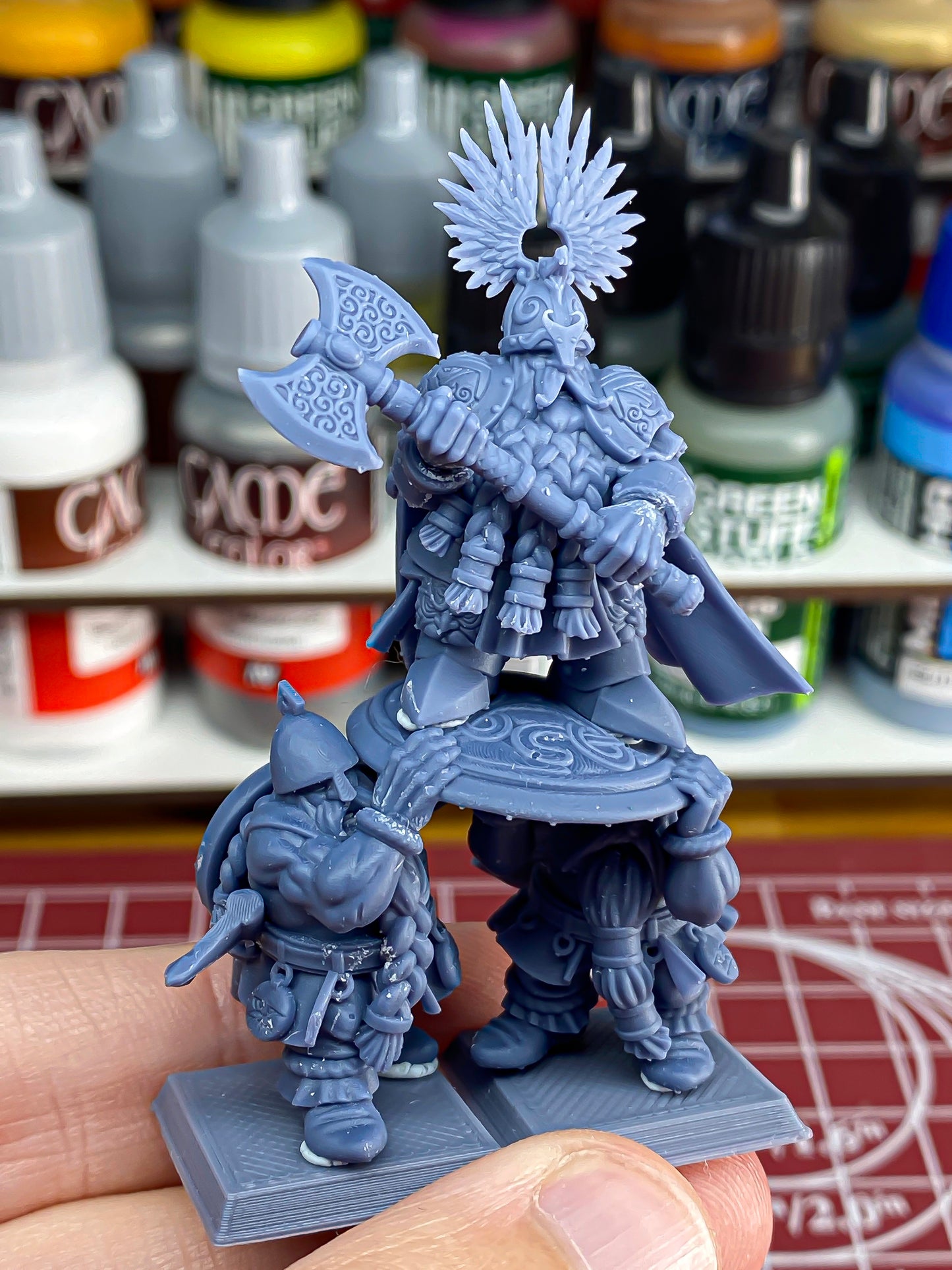 King Ulric of Thrym-Heim (Dwarf King on Shield) - Highlands Miniatures