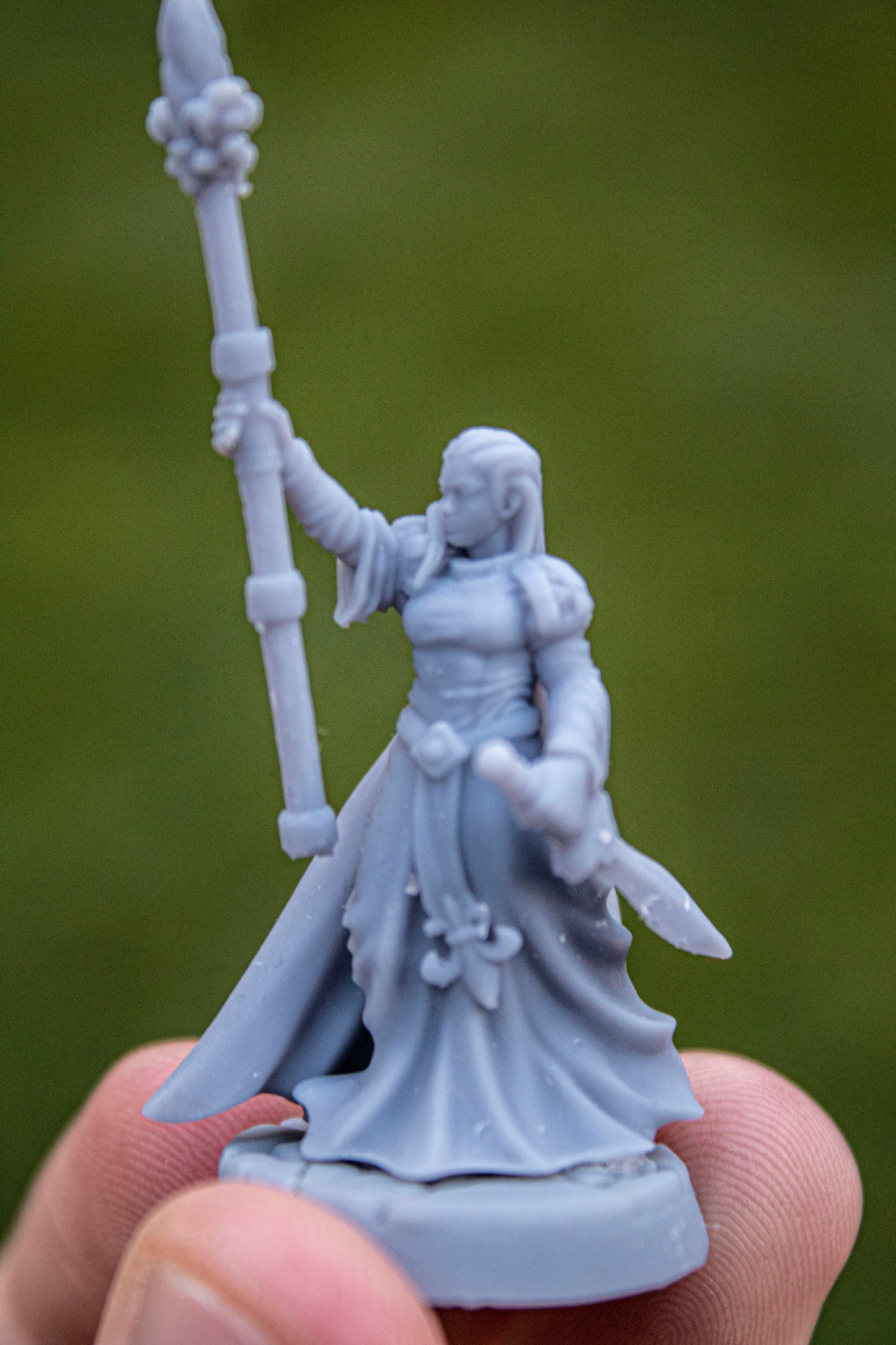 Damsel of the Lady - Highlands Miniatures